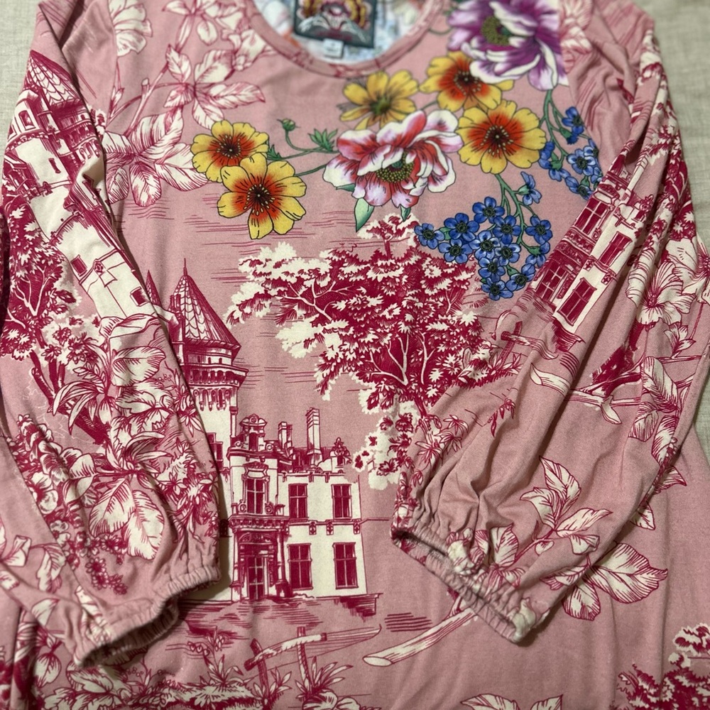 Johnny Was Size: Small        Short Sleeve Like New